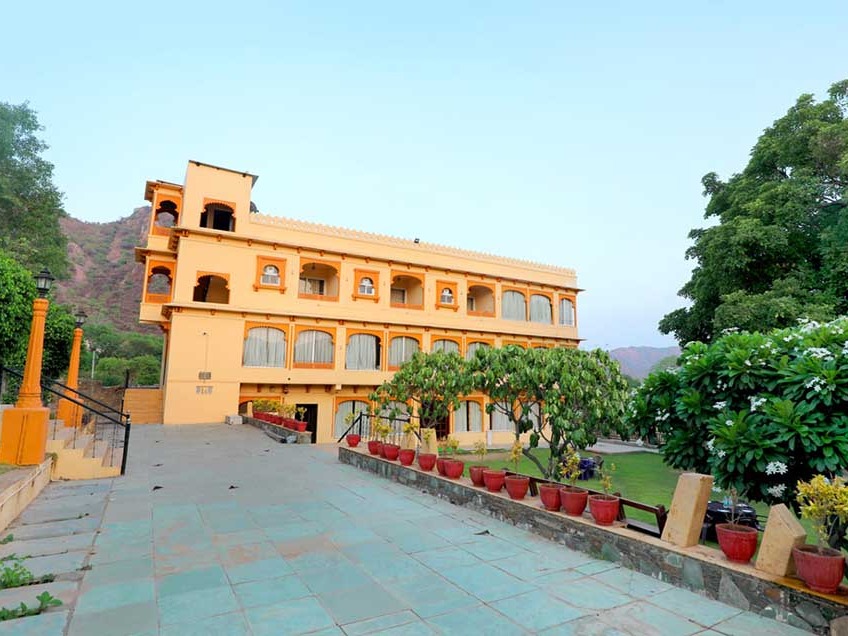 https://www.anresorts.com/Udai Nature Valley Resort @ Kodiyat, Opp TAJ Araval