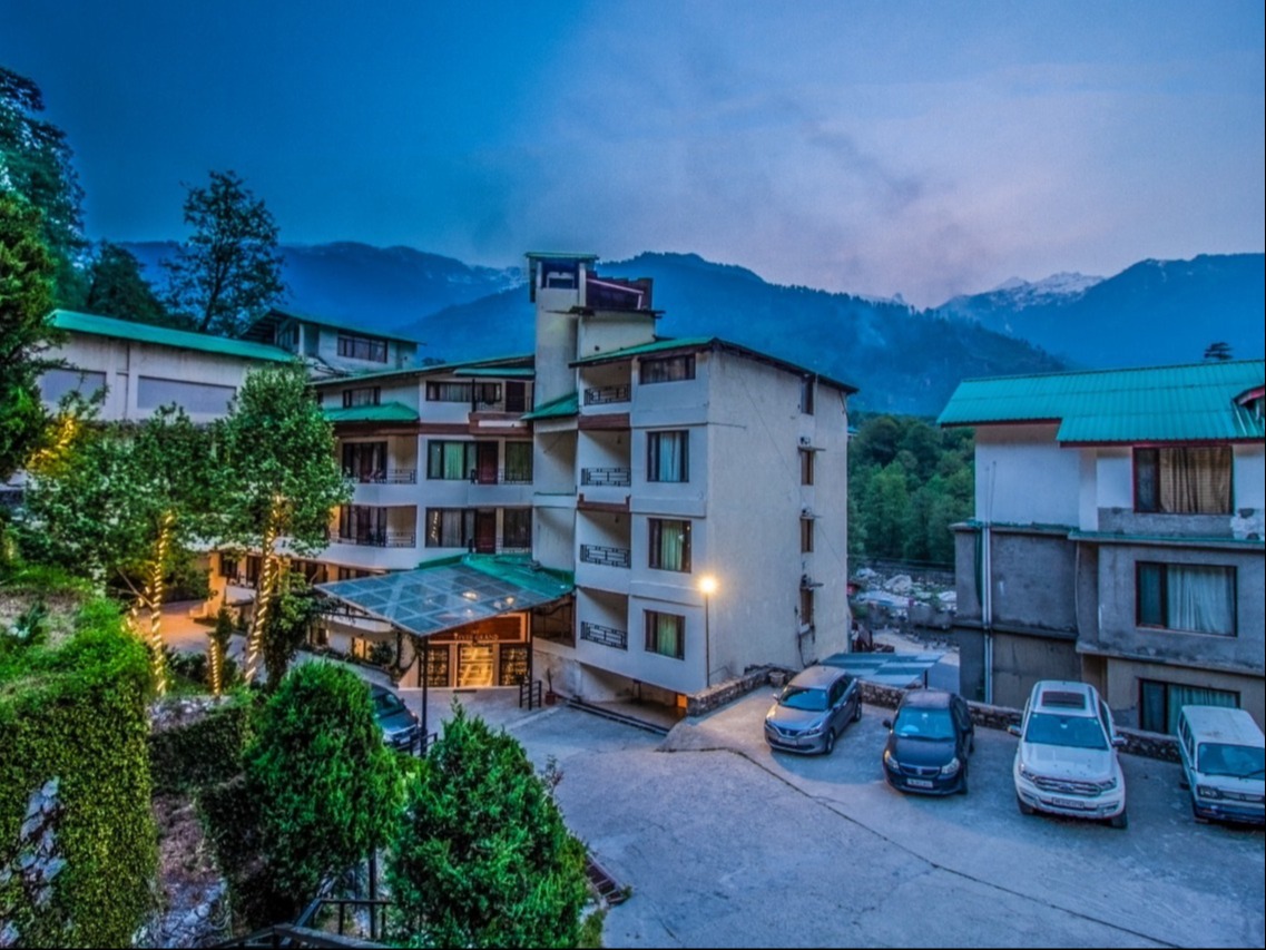 https://www.anresorts.com/The River Grand @ Manali